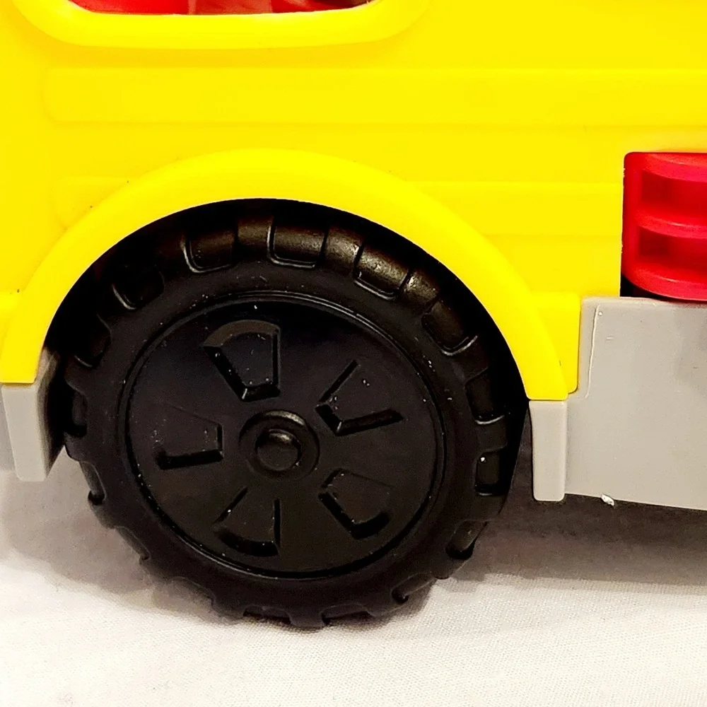 Fisher Price Little People School Bus with 4 Figures Lights Sounds Yellow Toy